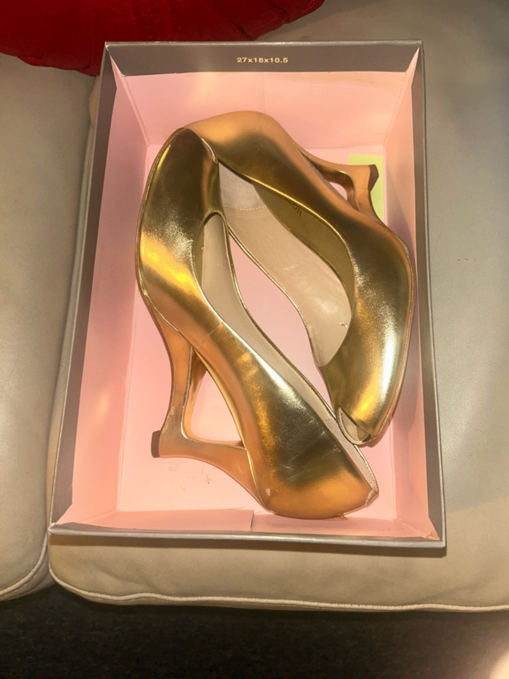 “SEND UR BEST REASONABLE OFFER” Absolutely BeautifulMetallicGold”ANN TAYLOR”Pump